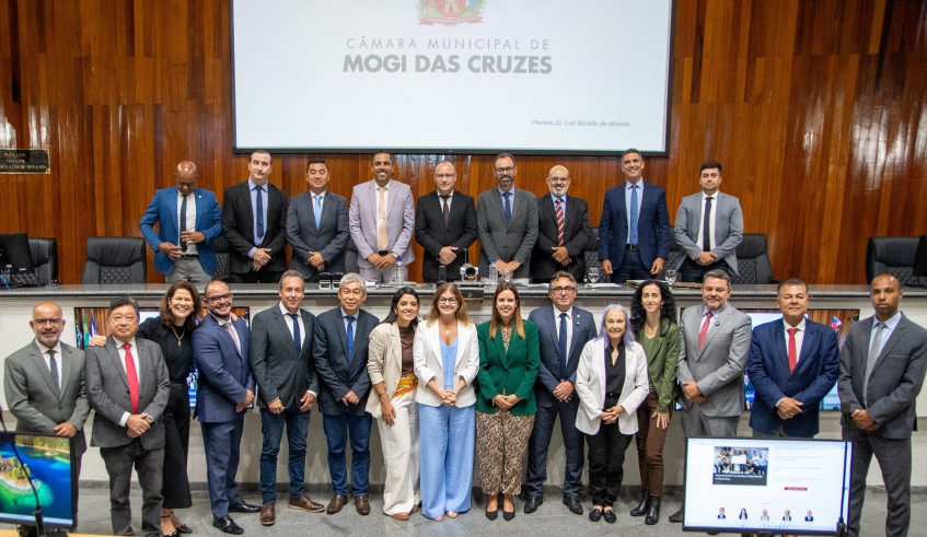 Prefeita Mara Bertaiolli participou da sessão inaugural do ano legislativo de 2026 e destacou a importância do trabalho conjunto do Executivo e do Legislativo (Divulgação/PMMC)