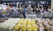 Feira noturna de Braz Cubas sedia encontro de carros antigos toda última quinta do mês