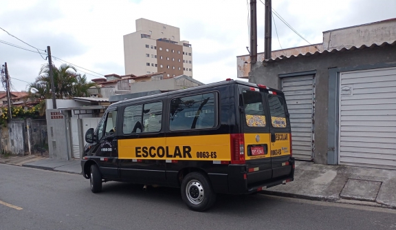 Prefeitura de Mogi das Cruzes - Secretaria de Educação - Notícias -  Prefeitura entrega 16 novos ônibus para renovação da frota do transporte  escolar