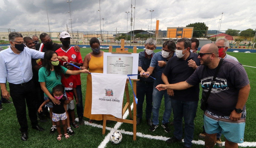 Prefeitura realiza melhorias no campo de futebol do Distrito de