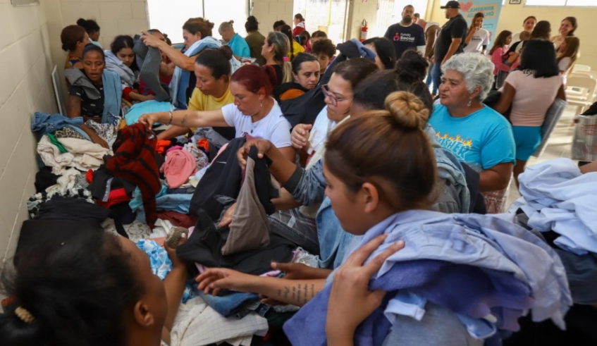Fundo Social entregou doações em diersos bairros durante a Campanha do Agasalho. Foto: Divulgação - PMMC