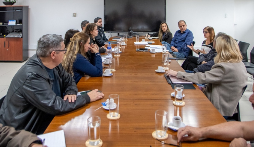 Reunião de monitoramento dos primeiros dias é fundamental para conhecer o perfil da demanda, avaliar os fluxos e identificar oportunidades de aperfeiçoamento. Foto: Divulgação/PMMC